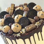Order a delicious cakes in London
